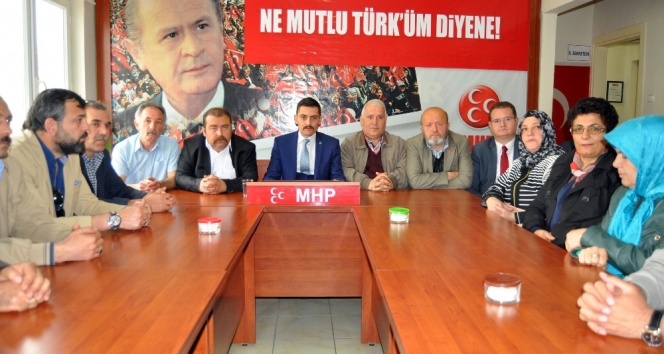 MHP’de toplu istifa